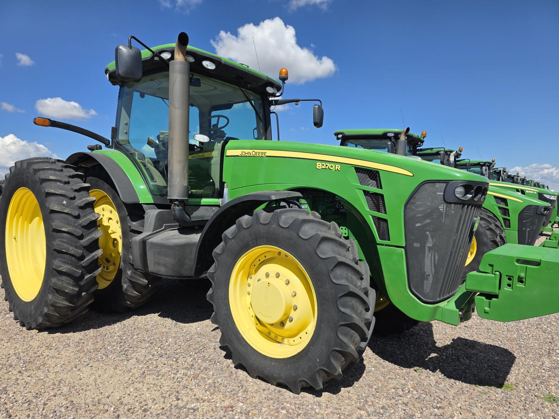 TRACTOR JOHN DEERE 8270R