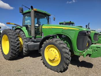 TRACTOR JOHN DEERE 8220