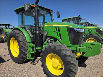 TRACTOR JOHN DEERE 6135E