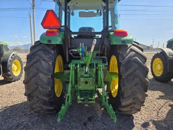 TRACTOR JOHN DEERE 6135E