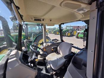 TRACTOR JOHN DEERE 6135E