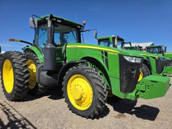 TRACTOR JOHN DEERE 8260R